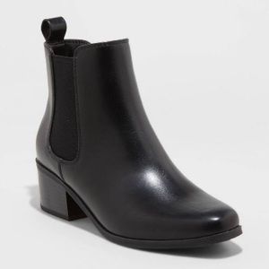 Black Chelsea boots